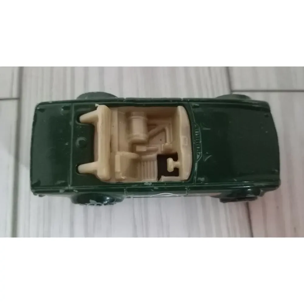 2009 Mattel Hot Wheels 1969 Triumph TR6 - 1:64 - Made in Malaysia